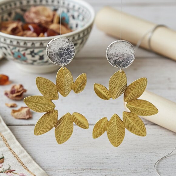 🆕️Turkish Stunning Handmade Artisan 18K Gold Plated Brass Fine Leaf Earrings - Picture 1 of 11
